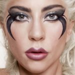 LADY GAGA OBTIENT SON NOUVEAU MAQUILLAGE