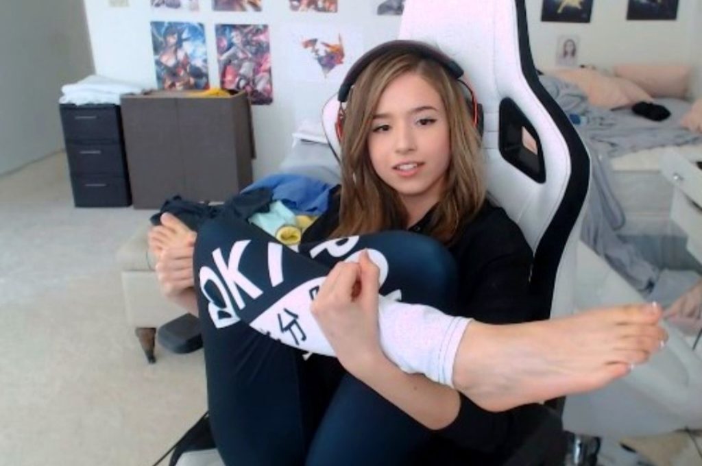 COMBIEN D’ARGENT GAGNE POKIMANE SUR TWITCH?