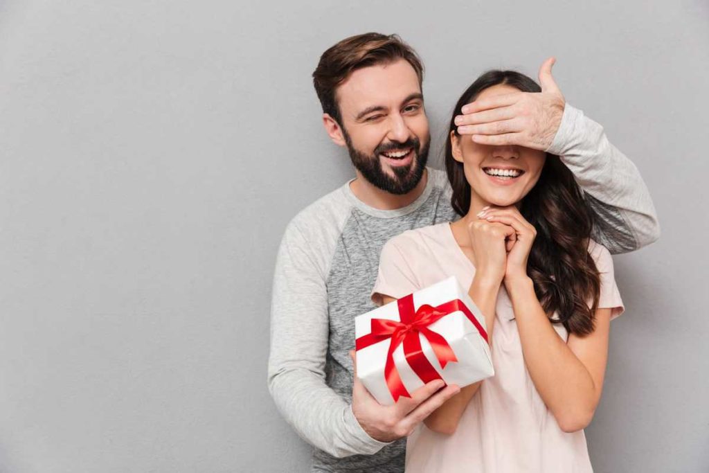 les 10 meilleures idées de cadeaux pour une copine (petite amie)